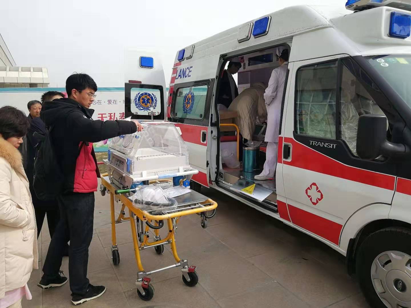 盈江县救护车转院